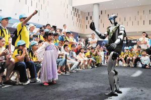 Основателят на Xiaomi отбелязва 15-ата годишнина на Xiaomi с публикация в Weibo, „Това е само началото.“ · TechNode