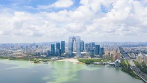 EngineAI разкрива първия в света хуманоиден робот, способен да извършва предно обръщане · TechNode