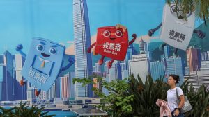 По-малко професионалисти, повече областни съветници, които се състезават в изборите за Legco в Хонконг