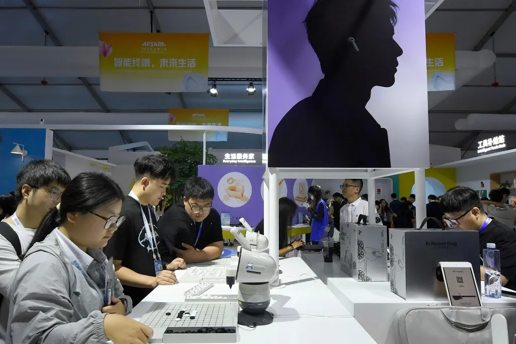 Китай е ключов играч в оформянето и развитието на глобалния цифров пейзаж